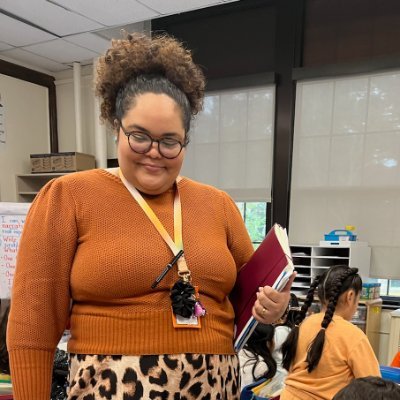 MultilingualAna's profile picture. 