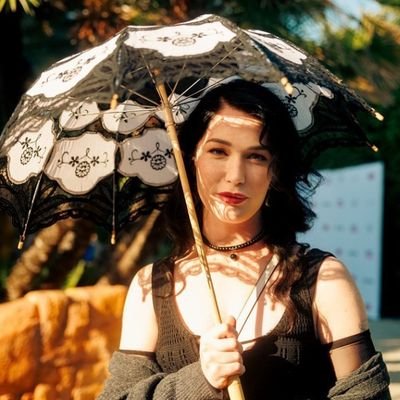 LindaJam3s_'s profile picture. Professionalist in #GFX Designs✨#NFT Designs as well🎇Animator & Rigger⚔ 2D/3D #Vtubermodel💖#Artist🖌Overlay/Banners/Emotes Designs🎆#Comission Are Also Open💗