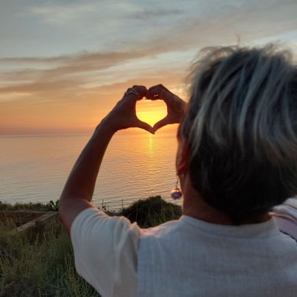 MondeTania's profile picture. 