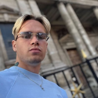 unworriza167373's profile picture. Spreading love, kindness, and good karma.