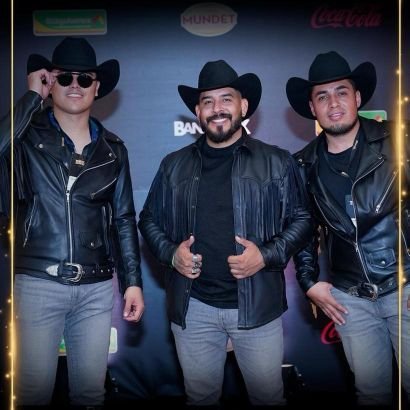 Los Camaleón, un concepto joven y fresco de la música huasteca, interpretando canciones, corridos, sones y huapangos.