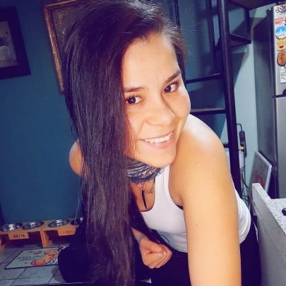 jashi9's profile picture. Ciclista  de corazón, madridista  hasta la médula. Escritora de experiencias personales. Y dedicada  al arte  culinario. 
IG:  7jess.c