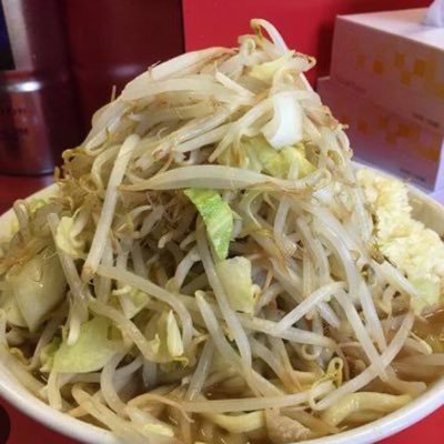 お得に弱いおじさんです。NISA、iDeCo、投資信託、高配当株、ポイント積立。区分マンションの大家さん。ラーメン画像はリポスト。 ヘッダーはマネハクさん（@manehaku_fp）に描いてもらいました カビュウ紹介コード【KYN3】  LINE誘導はしません