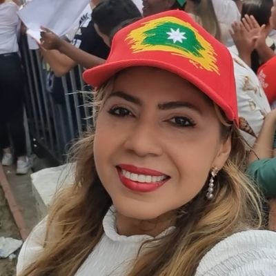 Escritora colombiana, comunicadora social-periodista, dirigente gremial, gestora cultural y social. Jefe Oficina de Servicios Públicos, alcaldía de Barranquilla