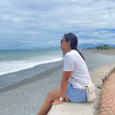 shebarae88's profile picture. Live comfortably in this complicated world.🖤✨
#Live #Hustle #Grind #Resilience #Grit