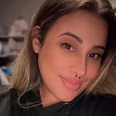 RENEE_8A's profile picture. IG : Jewlz47__ | 26 💋| Mommy of 2 |