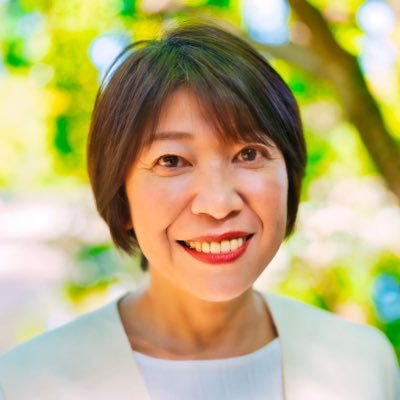 いつも自転車！小麦色の杉並区議会議員／父の介護・子育てのダブルケア経験者／夫・４女(22/20/18/14歳)・義母の７人家族／サザン・嵐・Vaundy推し／趣味はお菓子作り・コンビニスイーツ査定／防災士／杉並生まれ杉並育ち／公明党／1期目