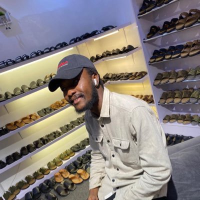 B.Eng AGRIC | Dm for all kinds of footwears | Entrepreneur | Shoes | Customer Care Officer @Smb_designs |Dm strictly for business | Call/WhatsApp 08068888790|