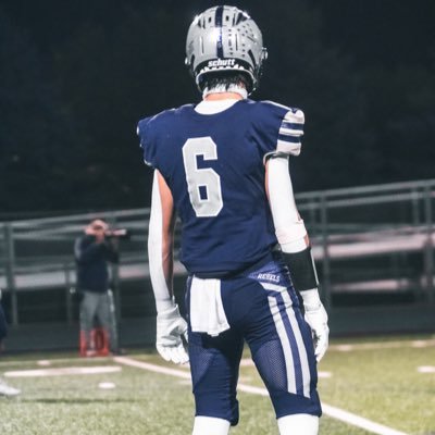 Champlin Park high school 2025 | Football TE | 6’3 185 | VJ-31” | 40 yd- 4.83