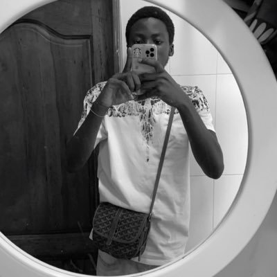 Don't mix the bag with emotions 🎖🍒 …. @realmadrid 🤍 @paedeezy Stan🐐😌