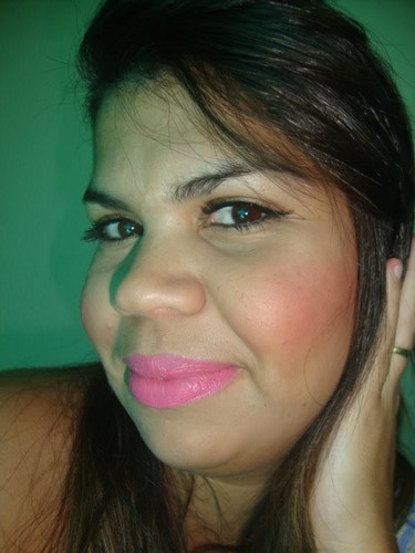 Me chamo Layanne Medeiros, apaixonada Por Deus, louca de amor por meu Maridão, Viciada em Makeup e moda.meu blog http://t.co/Y6VjgfWw52, Confira!!