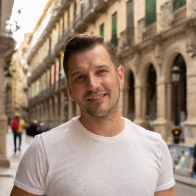 david_salome_93's profile picture. Arquitecte a Barcelona. Devorador de llibres. Dels comuns.