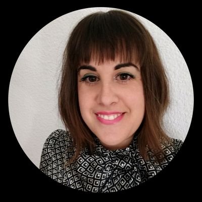 Licenciada en Administración y Dirección de Empresa, de espíritu alegre, ganas por aprender nuevas cosas, multicultural por naturaleza, apasionada de los retos.