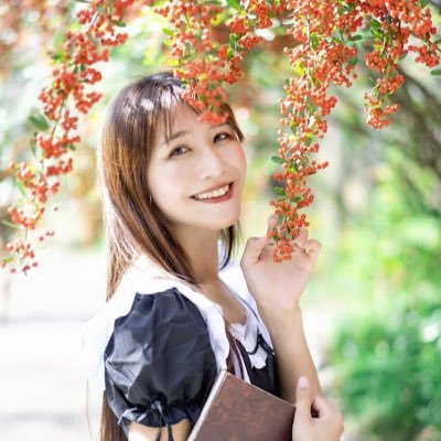 被写体 / ロング / 160cm / 愛知県 / よく笑います / 元気が取り柄 / リプ見落とし常習犯🙇♂️ / 夏がすき / 個撮条件は下記のリンクから👇お気軽にDMください☺️ / 返信遅めです💦ごめんね〜🤲