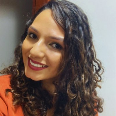 A moça da TI que virou a moça do RH Tech que ama viajar, e estruturar vidas.