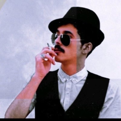 من كثر ما جرّبت وأقبلت وأقفيت قولة هلا لـ من لا يودّك مهونـة ..