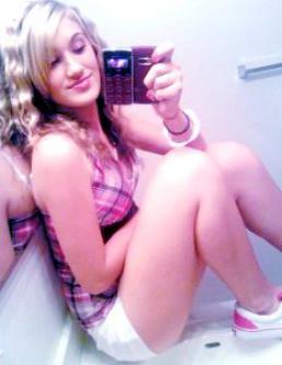 k5ftNooelia's profile picture. I need some lovin on new years night... anyone wanna hook up? add me at http://go-u‌r‌l.in/7zj