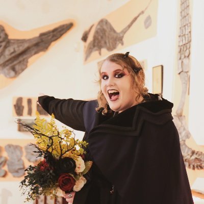 Jurassic palaeontologist 🐊PhD student @PanoramaDTP @SEELeeds 🐚MEarthSci graduate @UOM_EES 🦑Events assistant @OriginalGCG 🐋 ADHD 🦖 she/her 🦕Views my own🦞