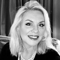 Lulu Taylor (@misslulutaylor) Twitter profile photo