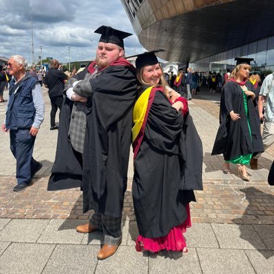 USW BA (Hons) | Cardiff Met PGCE🎭🏹 | Former @CardiffWestCHS Drama Teacher🎭 | Stepping out of education | Football, Darts & Theatre fan⚽️