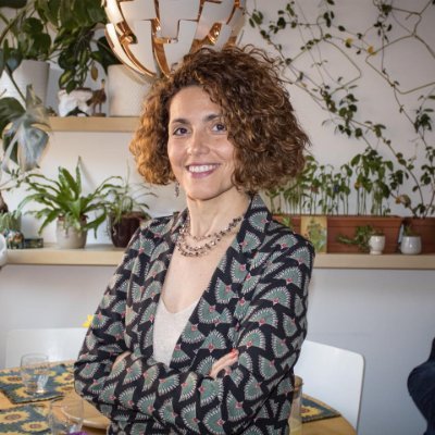 25 years working as a freelance EN, FR, ES interpreter & translator specializing on international development, politics and security. Buddhist practitioner