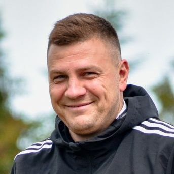 aktualnie posiadający bardzo wiele wolnego czasu
Trener UEFA A ELITE YOUTH

/wcześniej Warta Sieradz, Chojniczanka Chojnice, Bałtyk Koszalin/