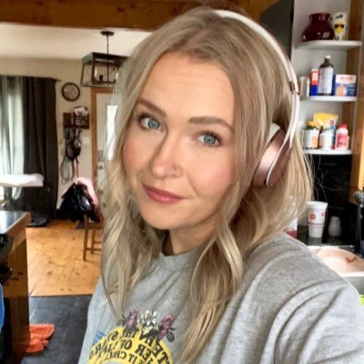 Mell_Seenechal's profile picture. Finnish. Christian. Crypto. Helping people learn about #blockchain #crypto #Jesus ❤️