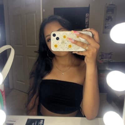 lxslyyyy's profile picture. go away