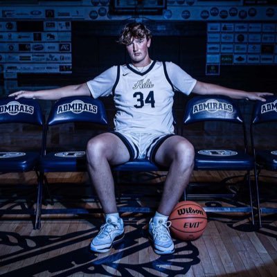 •Farragut High School •2025'🎓•6'6 forward 🏀 •Knox, TN📍 • 4.2 GPA •email: bappling29@gmail.com •(865)-606-3124