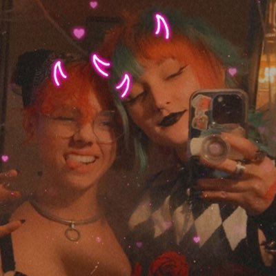 Bec/Bex, 27, the idiot with an ikea shark obsession, they/them, NFT AI and crypto is for fucking losers ❤️ header by @konotrashh