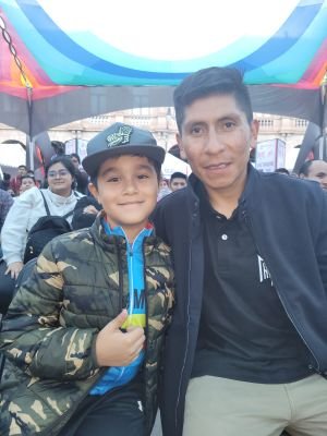 Niño de 8 años, ciclista con sueños de ser profesional, formar parte de un equipo profesional y correr las 3 grandes vueltas