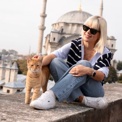 hlkpln's profile picture. 👩🏼‍💻