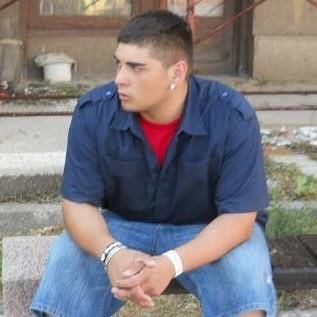 eman_814's profile picture. Be yourself don’t try to be someone else for clout.