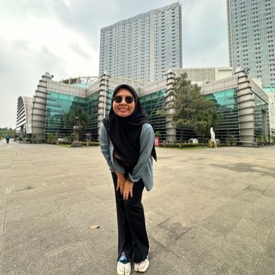 putrimiranti_'s profile picture. We don’t always get everything we want