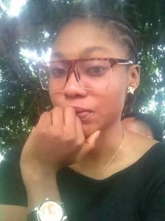 AdaezeOfure's profile picture. Open minded💯
Weirdo 💞
Entrepreneur 💵