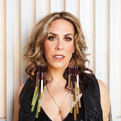 amandarheaume's profile picture. Juno nominated, Canadian Folk Music Award winning Metis singer/songwriter @ishkoderecords @indigenousmusicsummit