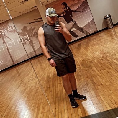 scrimpyzbad's profile picture. 