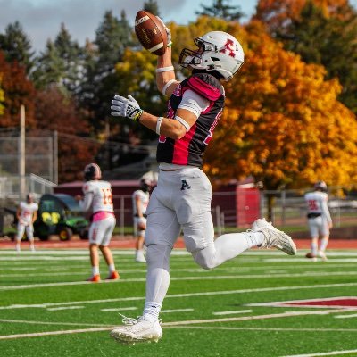 West Catholic c/o 2023-DB/WR 5'8, 160 •Captain•All Conference•All State•Mlive Dream Team•State Champ💍 josephdebski@dogrschools.org ▪ Powerstrength Training