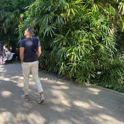 victormgasco's profile picture. Qui perd la seua llengua perd la seua identitat