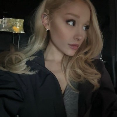 thatponytailg's profile picture. Arianator since 2019!