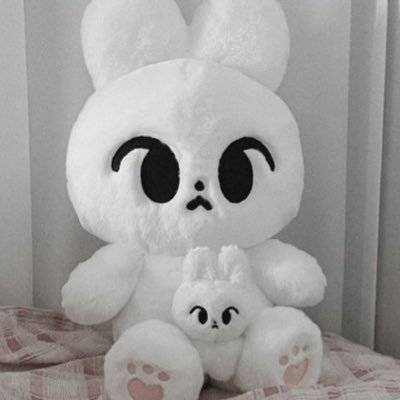 onyourminh's profile picture. full-time fangirl ( ͡ •. • ͡ .)