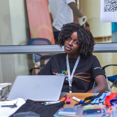 Fauziahalsey's profile picture. software engineer