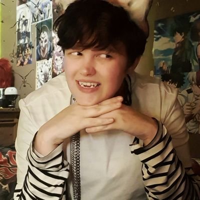 24 • Transgender (FtM) • Variety Artist • Cosplayer