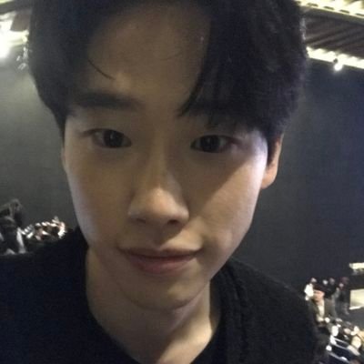 minishell0118's profile picture. 민아, 너라서 좋아해
#김민