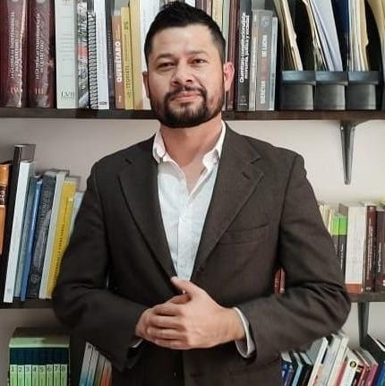 Servidor público y Académico por vocación. Me especializo en políticas públicas e innovación pública