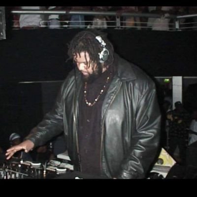 39 year DJ Vet. 
Infin8 Minds Bookings. 
Bookings: Dani K. @danikilla4nya
BOOKINGTHEBRILLIANCE@gmail.com
(213) 262-9744

Former DJ for The Pharcyde.