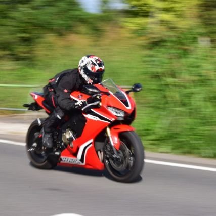 81solid09's profile picture. バイク熱は低下⤵しており、サウナとラーメンにお熱🔥です😇