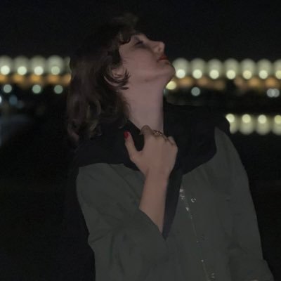 Shokoufeegilass's profile picture. دخترِ بی آلایش و بی آرایشِ روزگار