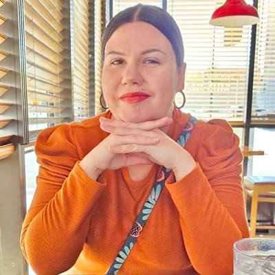 MFA creative writing. BA English/art. @bestnewpoets nominee 2023. Copy desk chief and page designer @spokesmanreview // Instagram: kkbm_artist