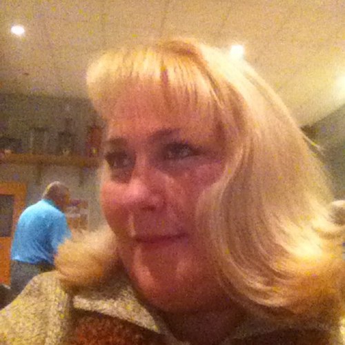 ginakpena's profile picture. 